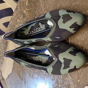 ROTHYS The Point Size 8 Camouflage NEW! Never worn!
